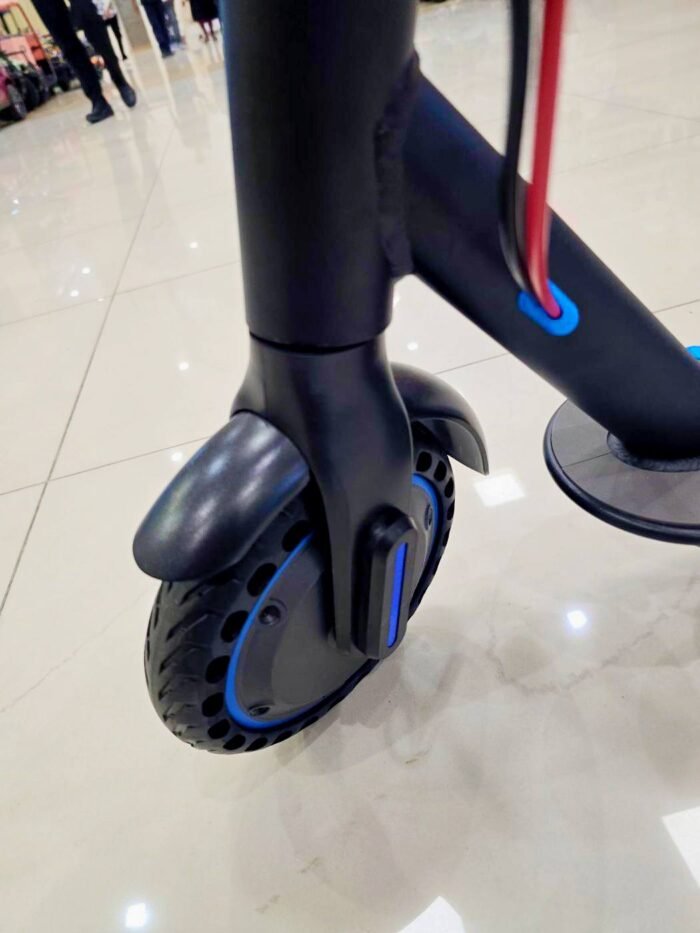 HT 04 E Scooter - Image 3