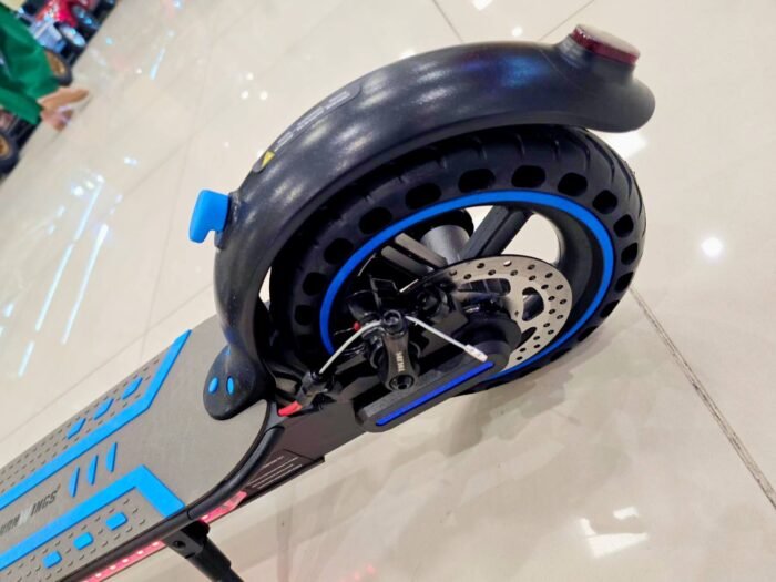 HT 04 E Scooter - Image 4