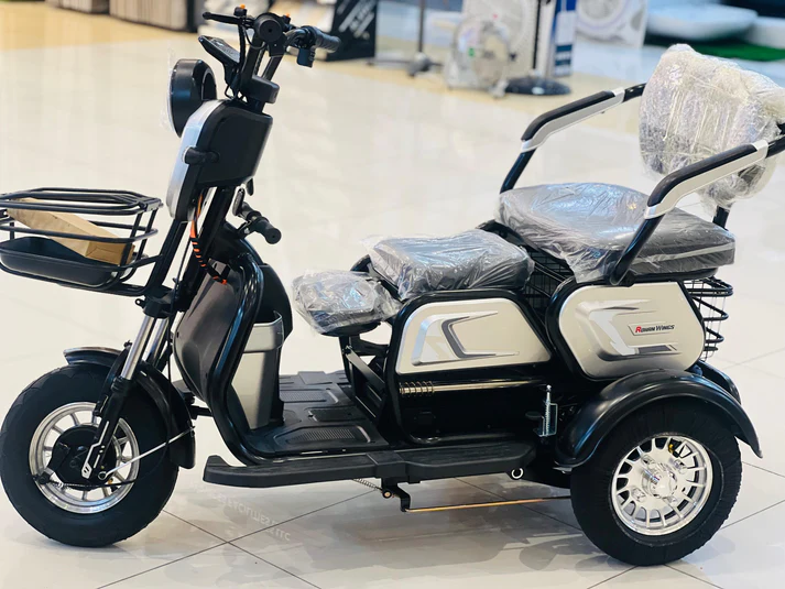 rohan wing x7 side view ak scooters in oman x7 three wheel